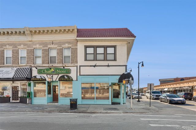 228 Merrick Road, Rockville Centre, NY 11570