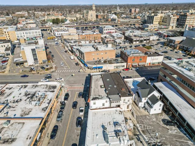 228 Merrick Road, Rockville Centre, NY 11570