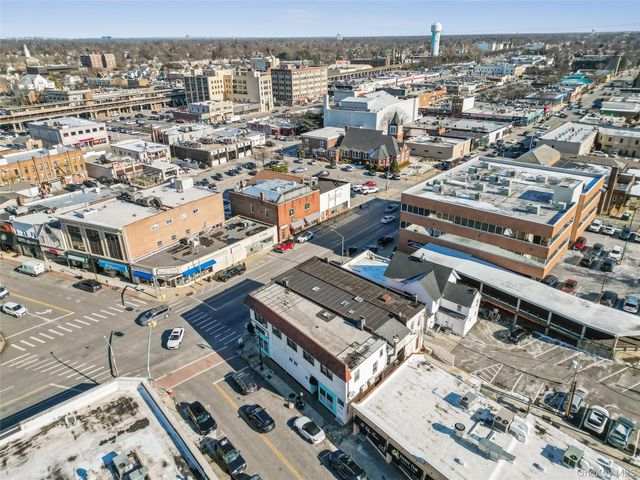 228 Merrick Road, Rockville Centre, NY 11570