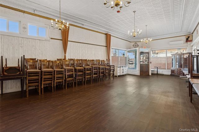 228 Merrick Road, Rockville Centre, NY 11570