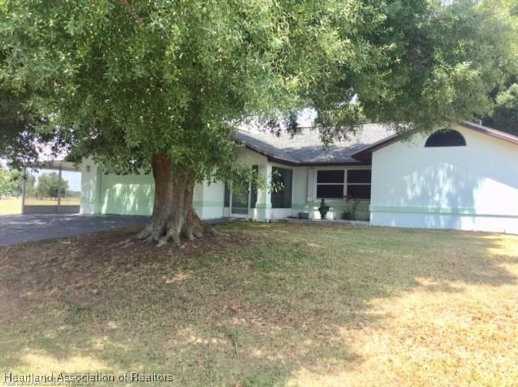 900 Winston Drive, Sebring, FL 33876