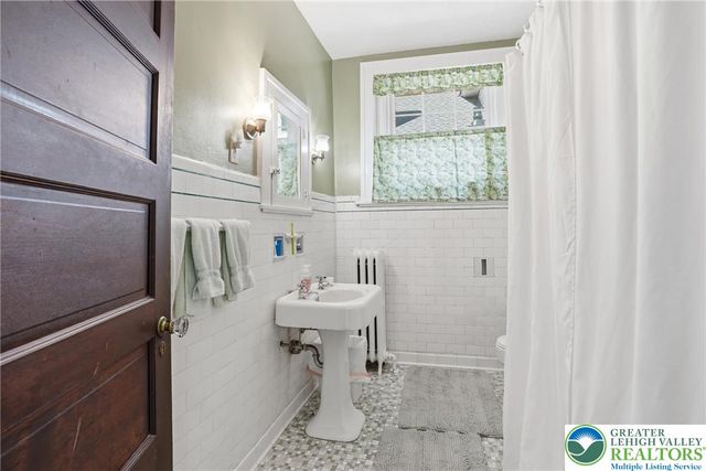 1350 Montrose Avenue, Bethlehem City, PA 18018