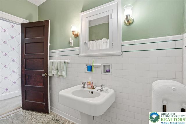 1350 Montrose Avenue, Bethlehem City, PA 18018