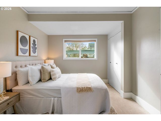 6010 Se WOODSTOCK Blvd, Portland, OR 97206