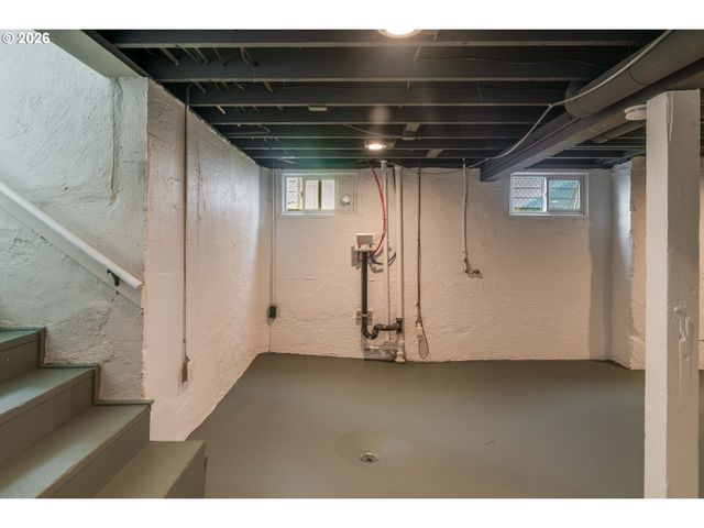 6010 Se WOODSTOCK Blvd, Portland, OR 97206