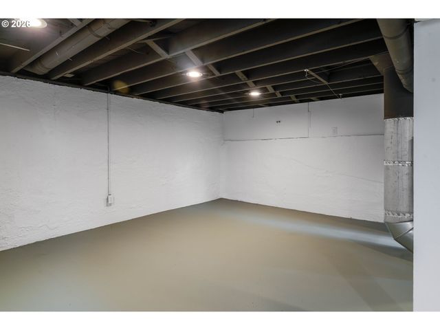 6010 Se WOODSTOCK Blvd, Portland, OR 97206