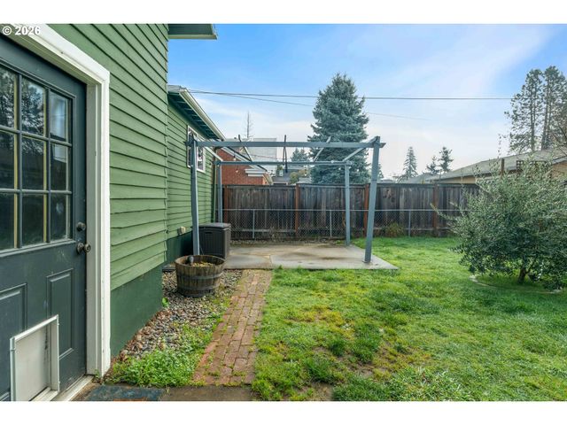 6010 Se WOODSTOCK Blvd, Portland, OR 97206