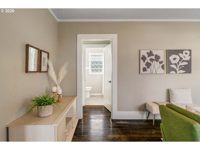 6010 Se WOODSTOCK Blvd, Portland, OR 97206