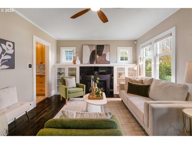 6010 Se WOODSTOCK Blvd, Portland, OR 97206