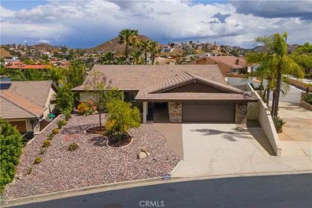 29096 Old Wrangler Road, Canyon Lake, CA 92587