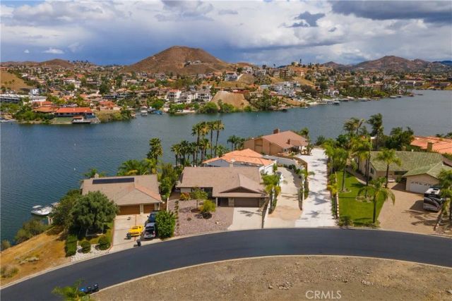 29096 Old Wrangler Road, Canyon Lake, CA 92587