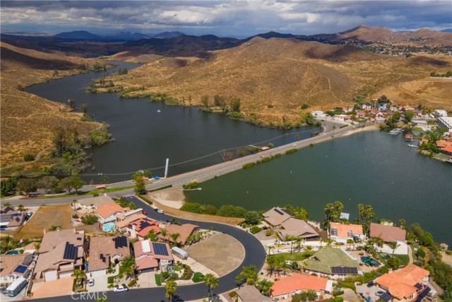 29096 Old Wrangler Road, Canyon Lake, CA 92587