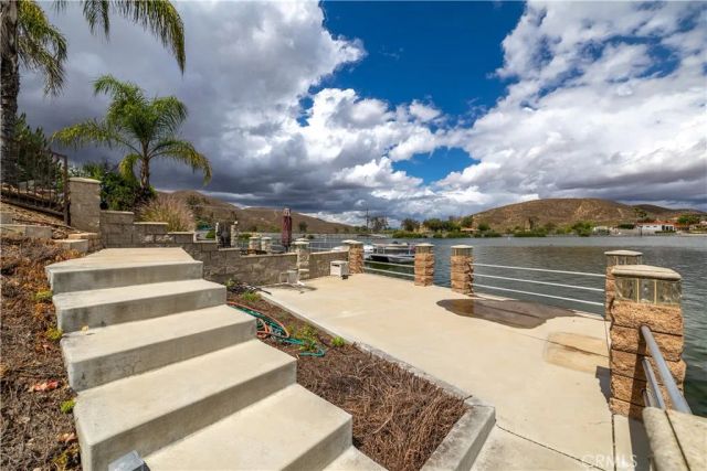 29096 Old Wrangler Road, Canyon Lake, CA 92587