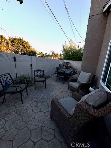 9432 Alderbury, Cypress, CA 90630