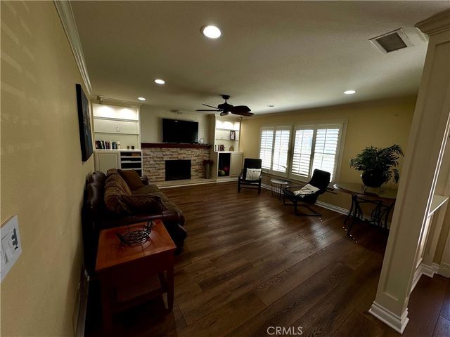 9432 Alderbury, Cypress, CA 90630