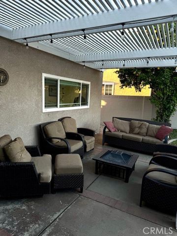 9432 Alderbury, Cypress, CA 90630