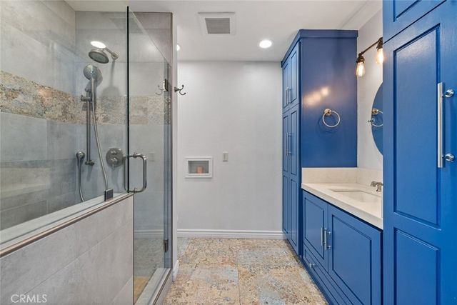 2700 E Panorama Drive 208, Signal Hill, CA 90755