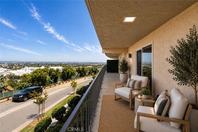 2700 E Panorama Drive 208, Signal Hill, CA 90755