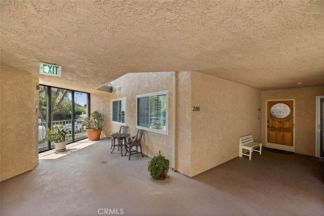 2700 E Panorama Drive 208, Signal Hill, CA 90755