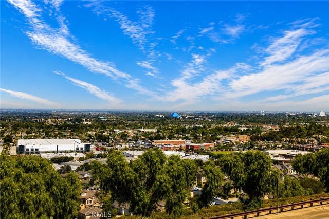 2700 E Panorama Drive 208, Signal Hill, CA 90755