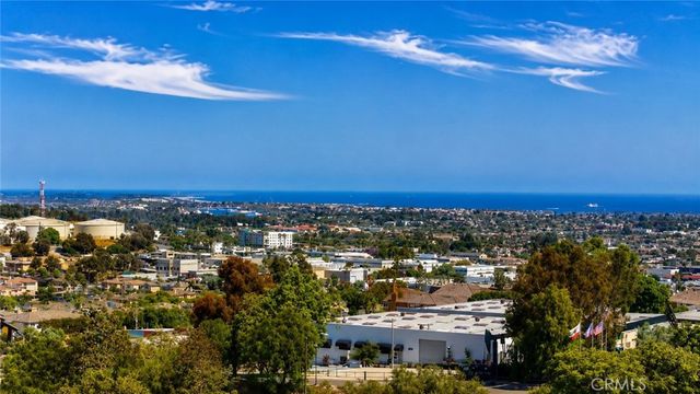 2700 E Panorama Drive 208, Signal Hill, CA 90755