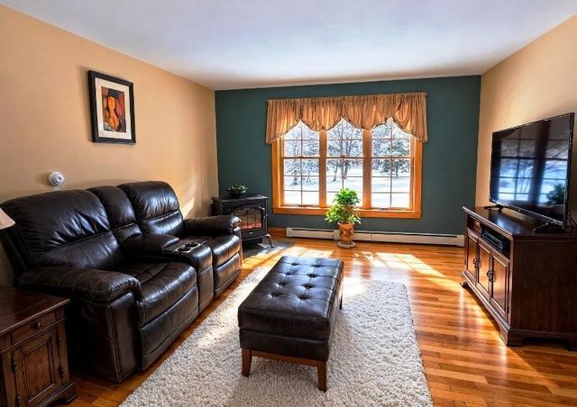 692 Old Walpole Road, Surry, NH 03431