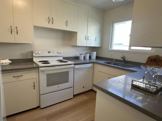 265 Waverley St, Menlo Park, CA 94025