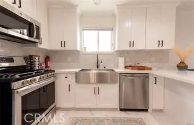 1349 N Formosa Avenue A, Los Angeles, CA 90046