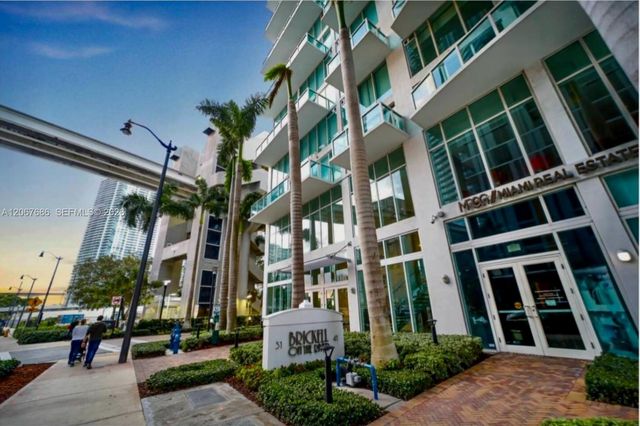 41 SE 5th Street 704, Miami, FL 33131