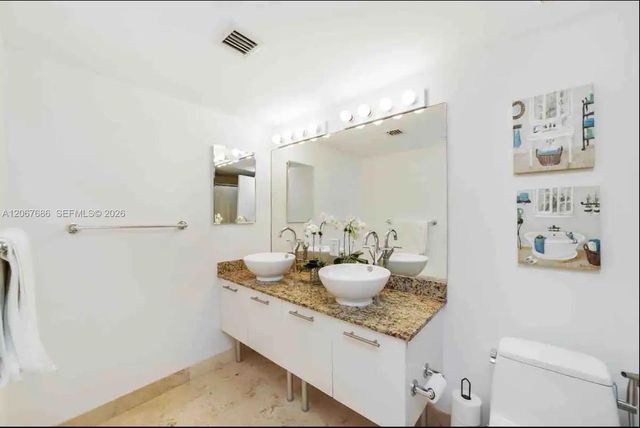 41 SE 5th Street 704, Miami, FL 33131