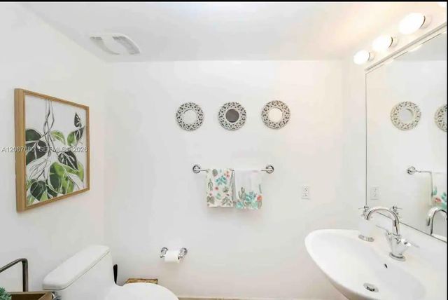 41 SE 5th Street 704, Miami, FL 33131