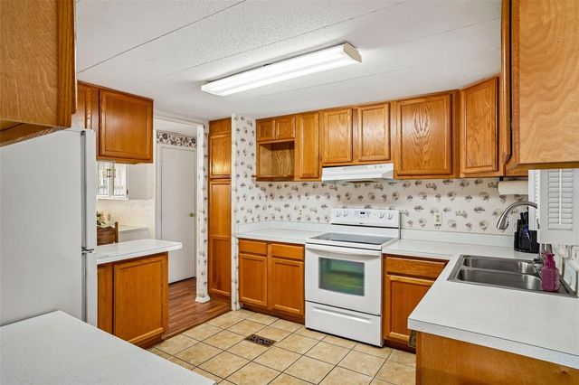 29 HARBOR OAKS DRIVE, Fruitland Park, FL 34731