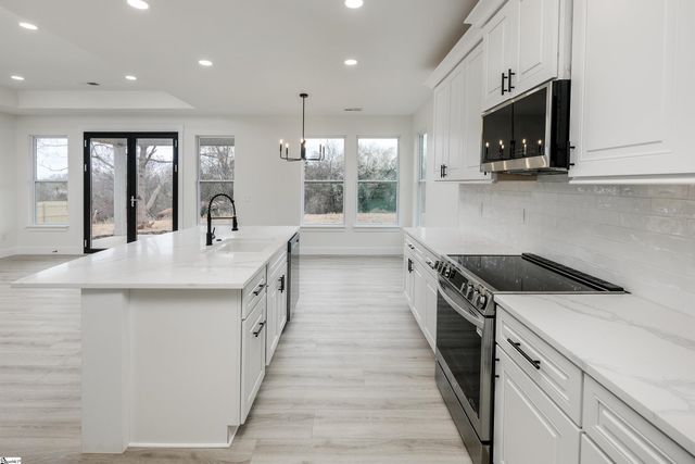 130 Simmons Road, Woodruff, SC 29388