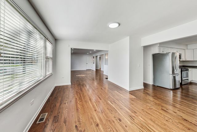 1108 Fortuna Avenue 1, Park Ridge, IL 60068