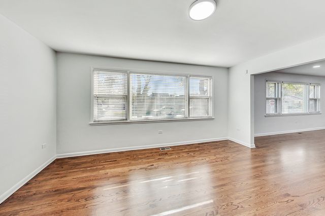 1108 Fortuna Avenue 1, Park Ridge, IL 60068