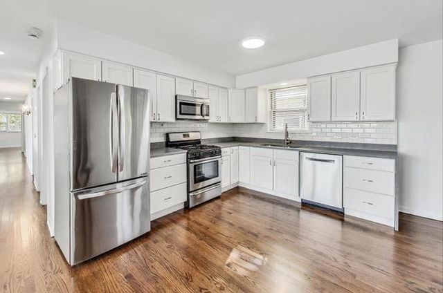 1108 Fortuna Avenue 1, Park Ridge, IL 60068