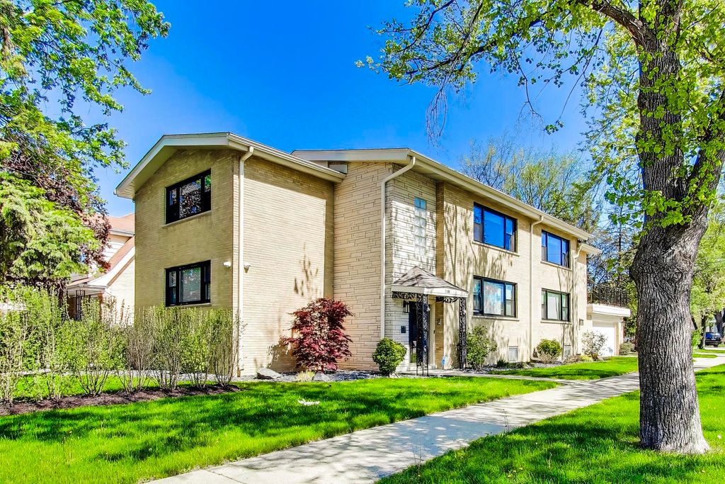 1108 Fortuna Avenue 1, Park Ridge, IL 60068