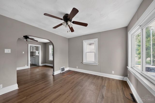 6915 Kleindale Avenue, North College Hill, OH 45231