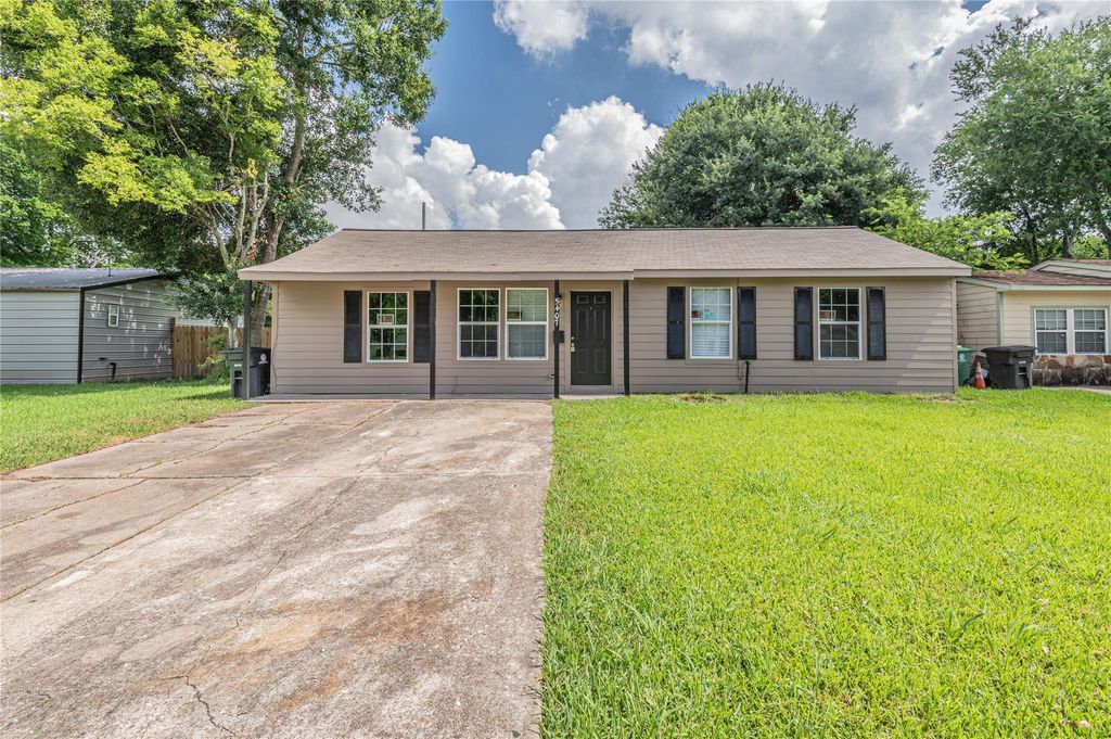 5407 Thrush Drive, Houston, TX 77033