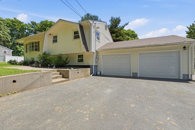218 Blackstone St, Bellingham, MA 02019