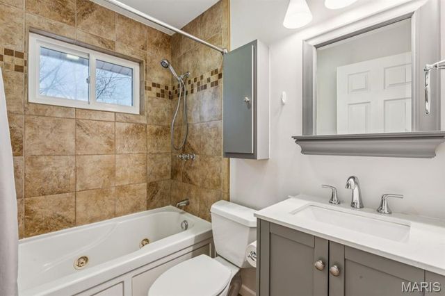 687 Green Forest Drive, Fenton, MO 63026