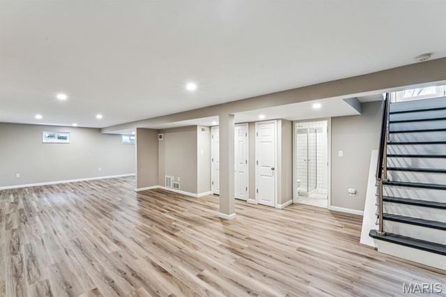 687 Green Forest Drive, Fenton, MO 63026