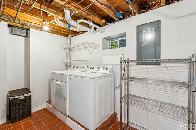 687 Green Forest Drive, Fenton, MO 63026