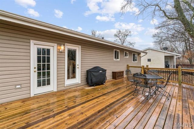 687 Green Forest Drive, Fenton, MO 63026