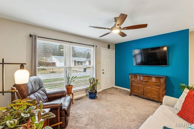 687 Green Forest Drive, Fenton, MO 63026