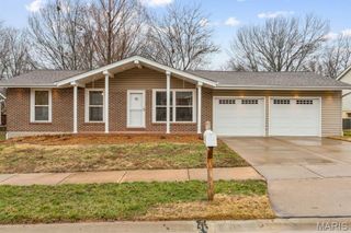 687 Green Forest Drive, Fenton, MO 63026