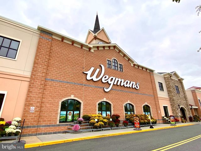 15181 LANCASHIRE DR, Woodbridge, VA 22191