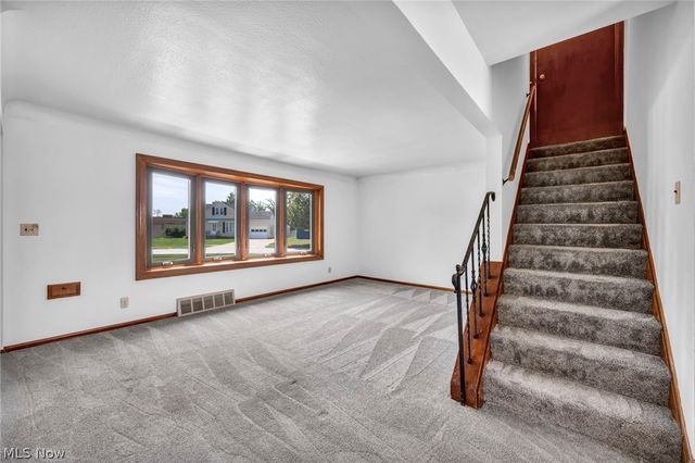3929 E 365th Street, Willoughby, OH 44094