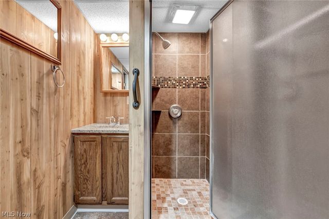 3929 E 365th Street, Willoughby, OH 44094