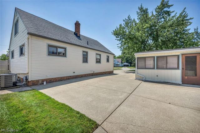 3929 E 365th Street, Willoughby, OH 44094